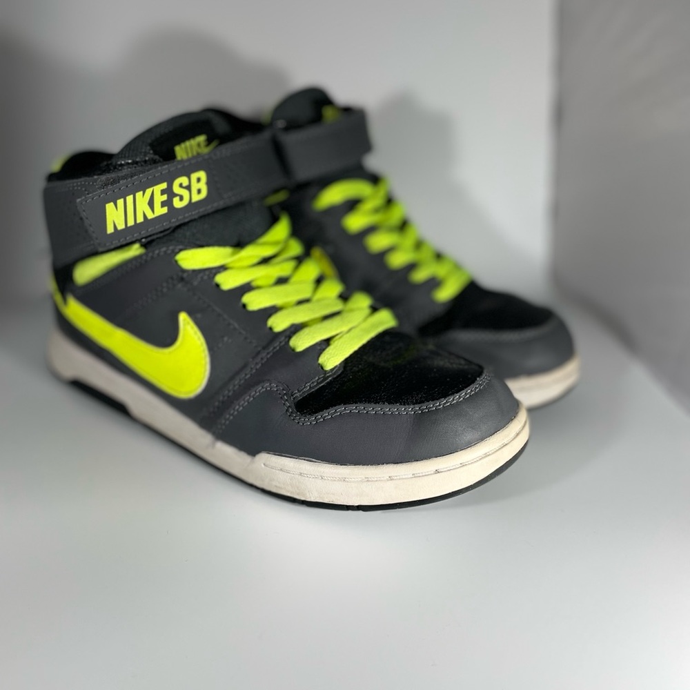 Nike SB 5.5 high tops Black, Grey & Neon Yellow